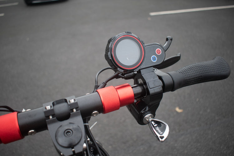 LCD display and front + rear red lights of Mankeel MX14 scooter