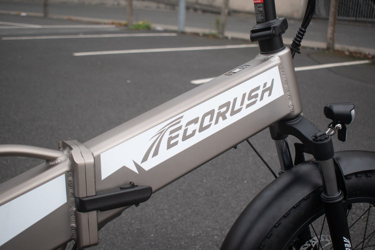 Multifunctional LCD display and Shimano 7-speed drivetrain of Ecorush 10S e-bike