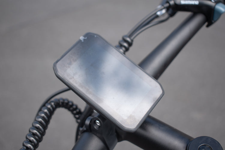 Hitway BK18 handlebar controls and display