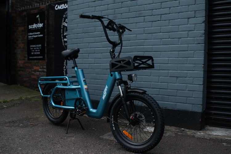 Long-range cargo e-bike for commuters