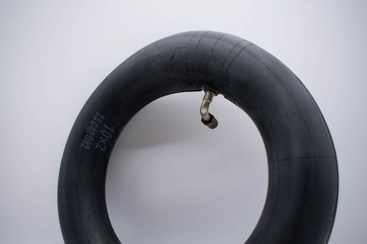 Angled valve inner tube for escooter