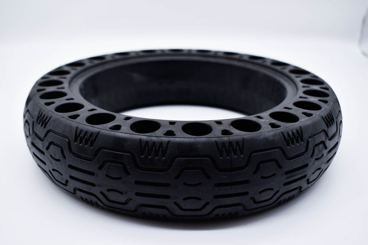 Solid tyre electric scooter