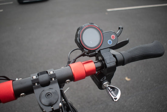 LCD display and front + rear red lights of Mankeel MX14 scooter