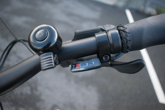 Onesport OTO7 SHIMANO 1×7-speed drivetrain with precise shifting for hills and urban roads